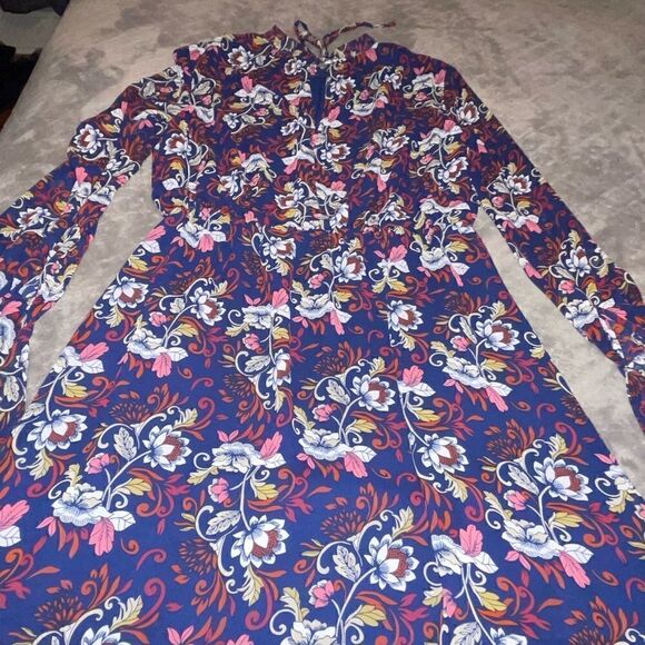 WAYF Floral Print w/ Eyelet Back Tie at Neck Dress - Picture 7 of 9